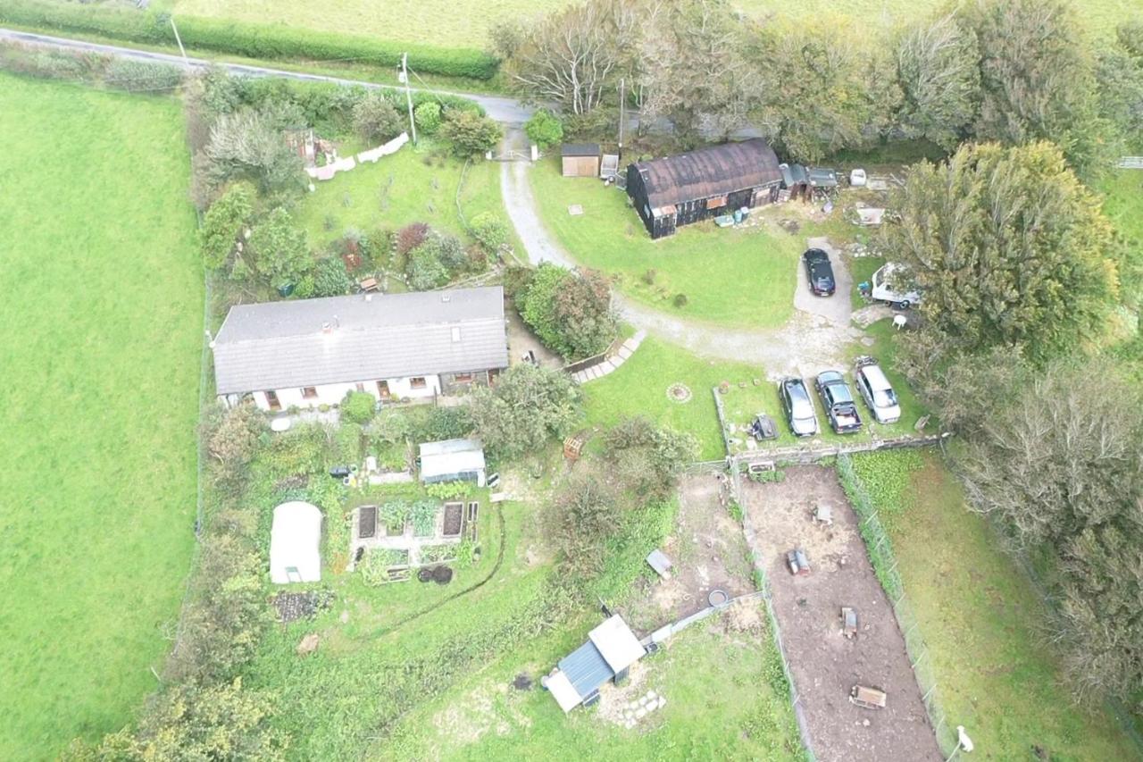 Inviting 2-Bed Cottage In Newcastle Emlyn Exteriér fotografie