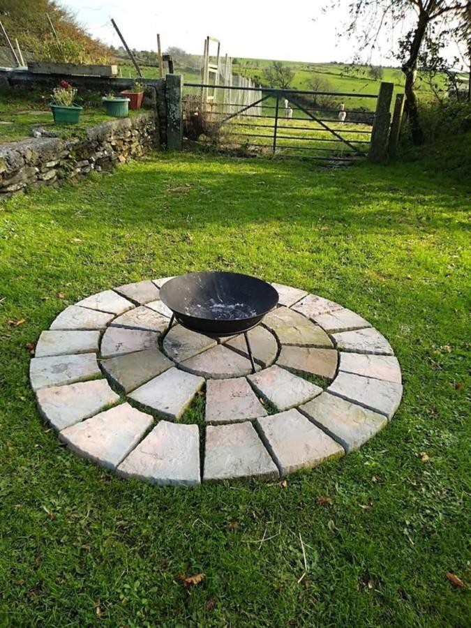 Inviting 2-Bed Cottage In Newcastle Emlyn Exteriér fotografie